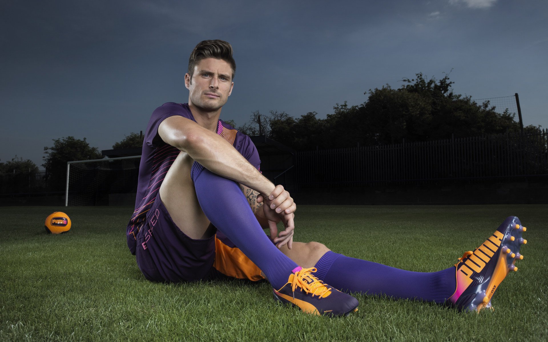 青少年足球培训项目实现线上线下融合，扩大培训覆盖面，青少年足球培训班收费标准